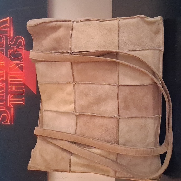 Chanel patchwork suede tote. - Picture 4 of 11